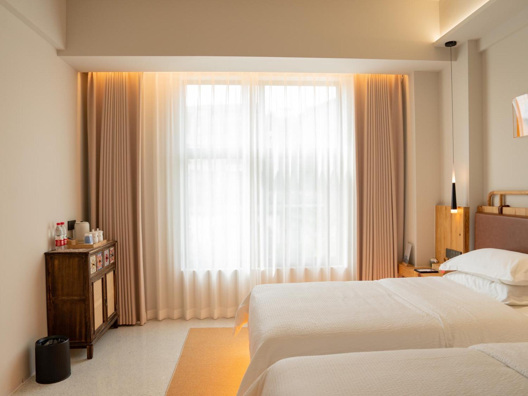 Patio Spring Holiday Inn -- Free Round Trip Pick-Up Service --Panoramic View Of Tianmen Mount Trương Gia Giới Ngoại thất bức ảnh