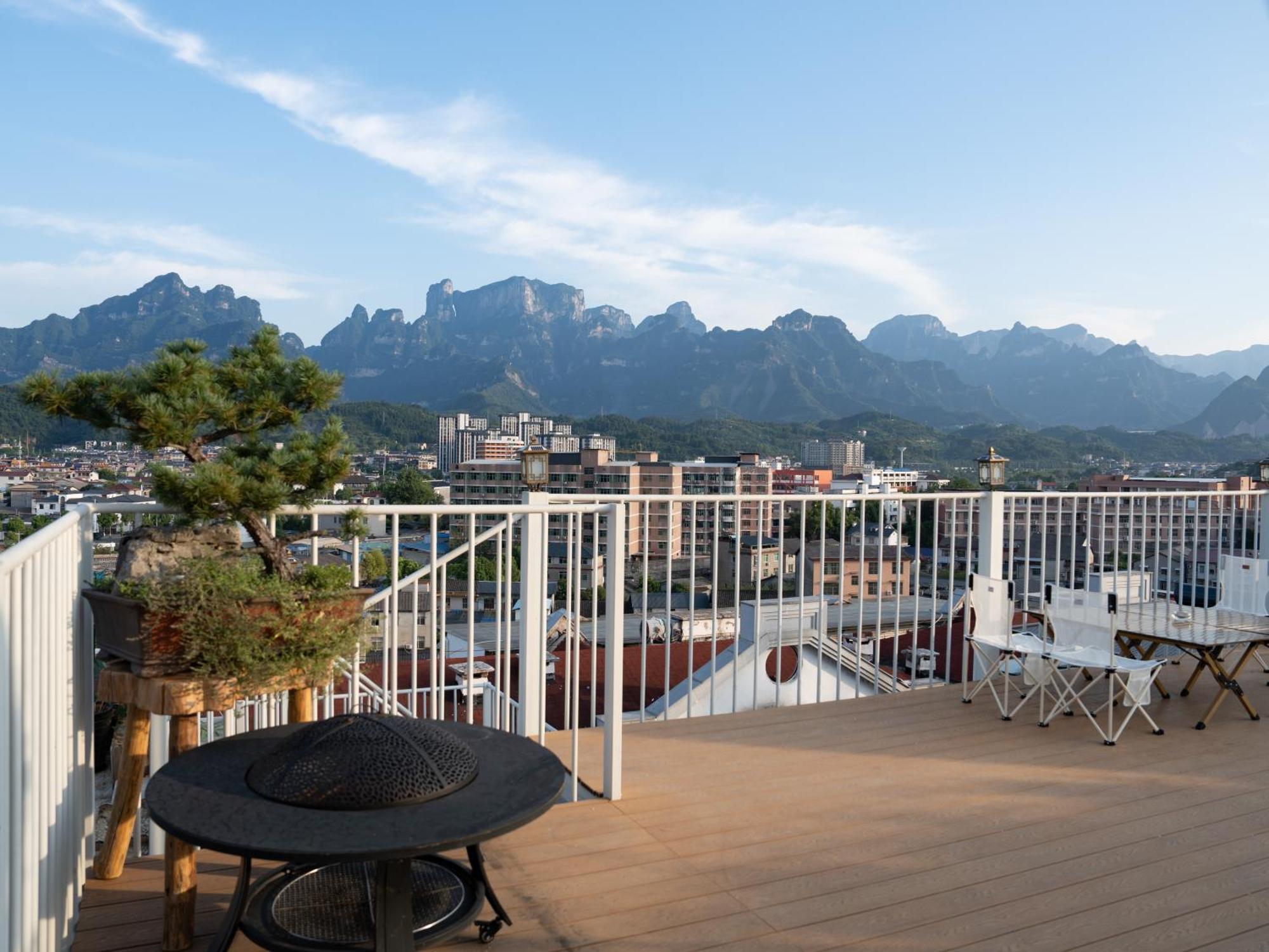 Patio Spring Holiday Inn -- Free Round Trip Pick-Up Service --Panoramic View Of Tianmen Mount Trương Gia Giới Ngoại thất bức ảnh